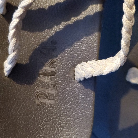 PLAKA size 6 - Picture 5 of 5